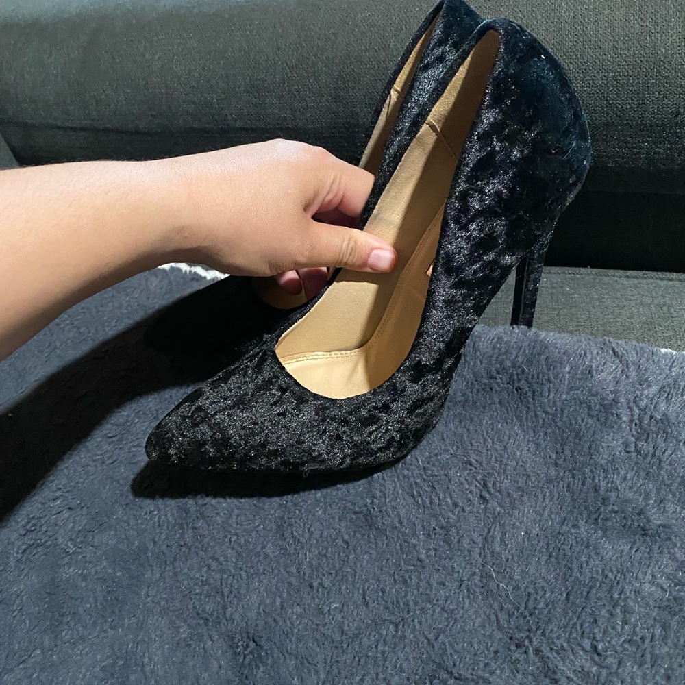 Heels - Picture 2 of 3